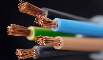 Öznur Kablo 2,5 mm Nyaf Çok Telli Bakır Elektrik Kablosu Kırmızı 100 Metre