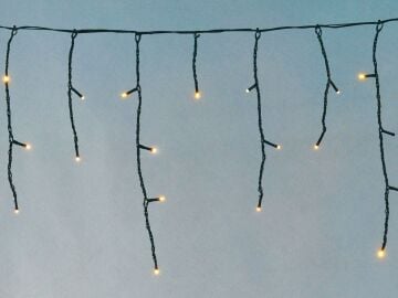 Saçak Led Yılbaşı Süsü 2 Metre 144 Ledli Yılbaşı Ağacı Süsü Fiş Tipi Siyah Kablo SNC-406