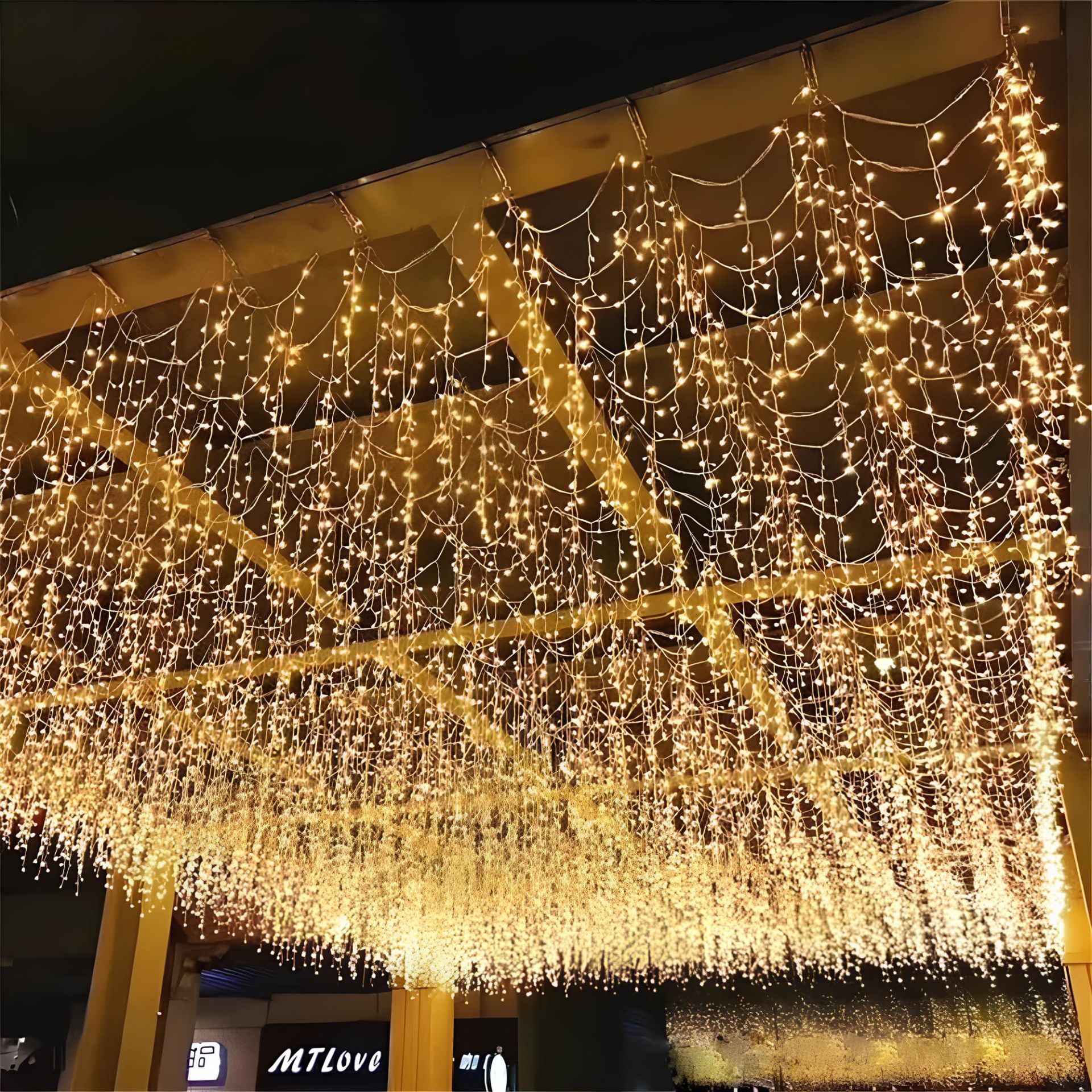 Flaşlı Sarkıt Saçak Led Yılbaşı Süsü 2x3 Metre 600 Ledli Saçak Yılbaşı Ağacı Süsü Fiş Tipi SNC-604