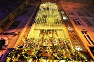 Flaşlı Sarkıt Saçak Led Yılbaşı Bina Süsü 2x10 Metre 2000 Ledli Saçak Bina Süsü Beyaz Kablo SNC-608