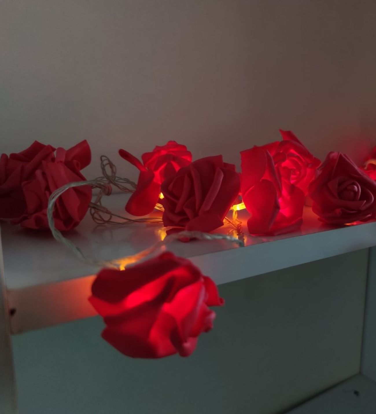 Animasyonlu Yılbaşı Ağacı Süsü 5 Metre 20 Gül Ledli Yılbaşı Süsleme Fiş Tipi SNC-210-1